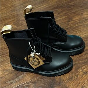 Dr Martens Black Vegan Boots NEW Wmns 9 / Mens 8